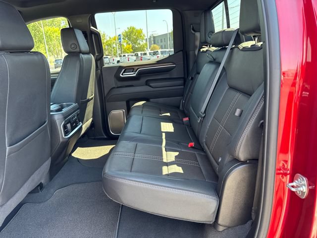 Used 2025 Chevrolet Silverado 1500 High Country AWD/4WD image 24