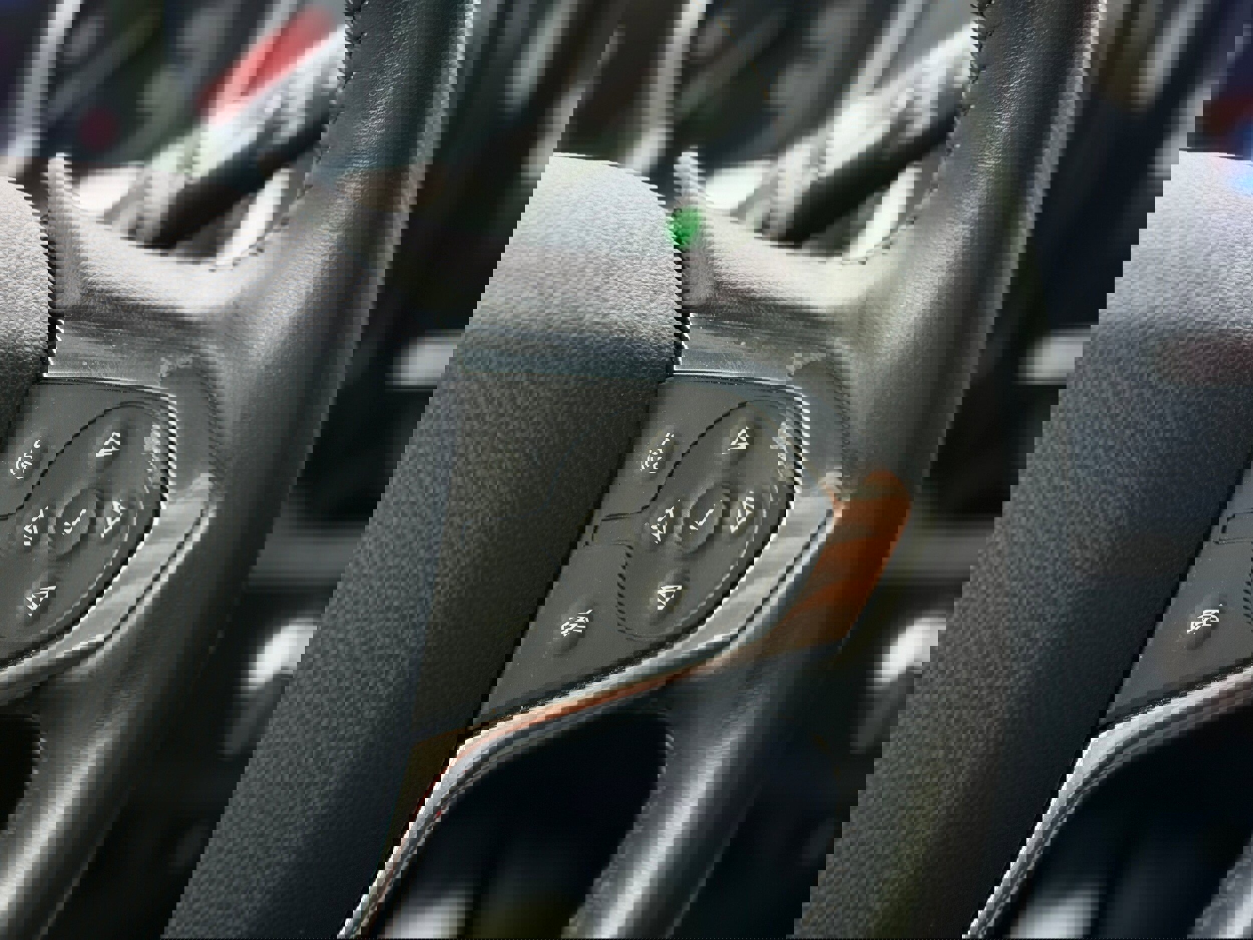 Used 2022 Chevrolet Traverse LT image 13