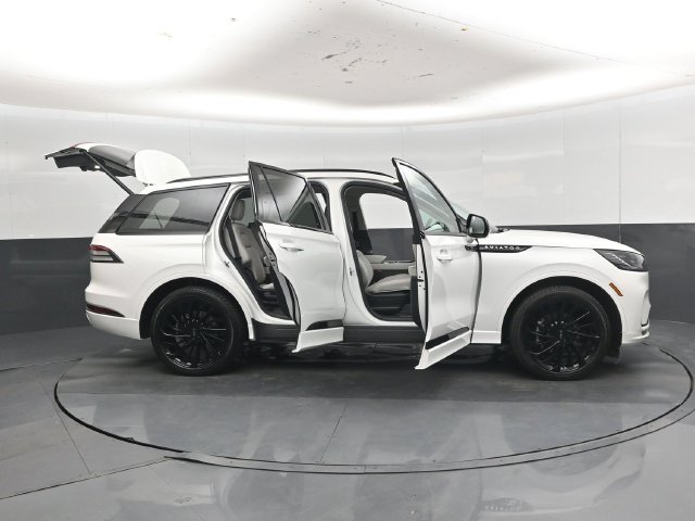 Used 2025 Lincoln Aviator Reserve w/ Equipment Group 201A AWD/4WD image 50