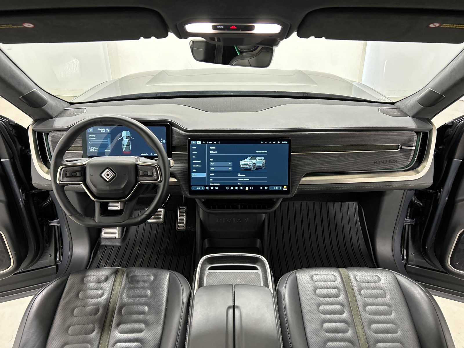 Used 2022 Rivian R1S Launch Edition image 27