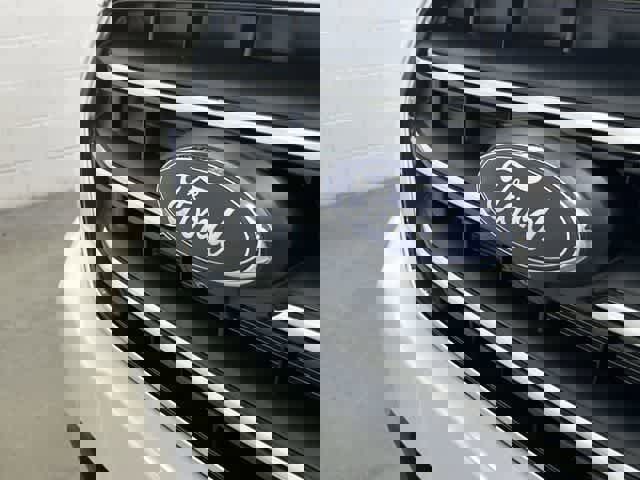 Used 2023 Ford Transit 350 XLT image 31