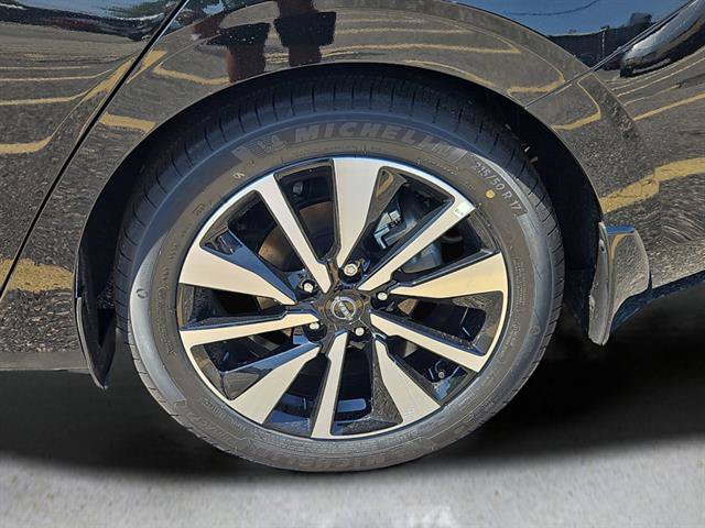 New 2025 Nissan Sentra SV w/ SV Premium Package FWD image 4