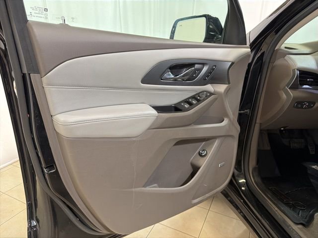 Used 2018 Chevrolet Traverse Premier w/ Driver Confidence II Package image 9