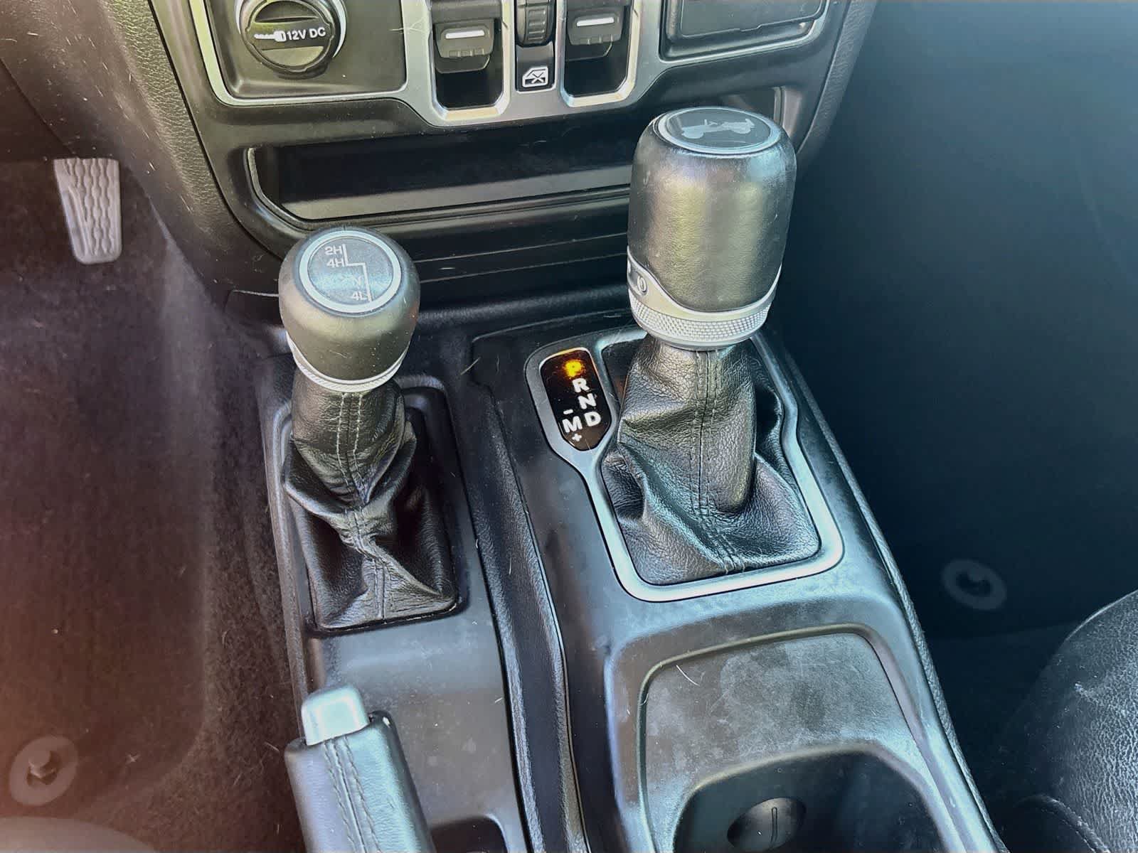 Used 2021 Jeep Wrangler Unlimited Sahara AWD/4WD image 17