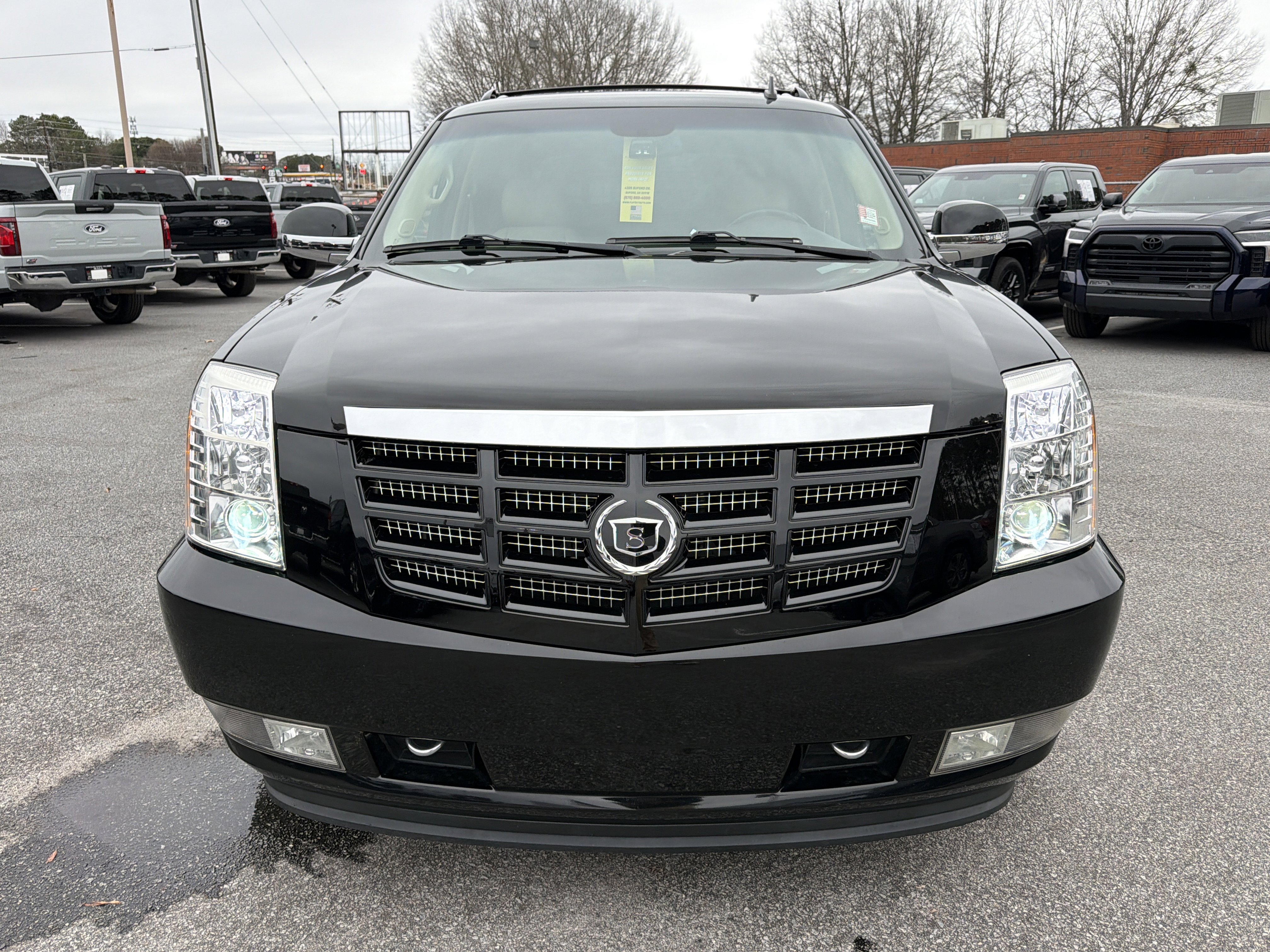 Used 2013 Cadillac Escalade EXT Premium image 3