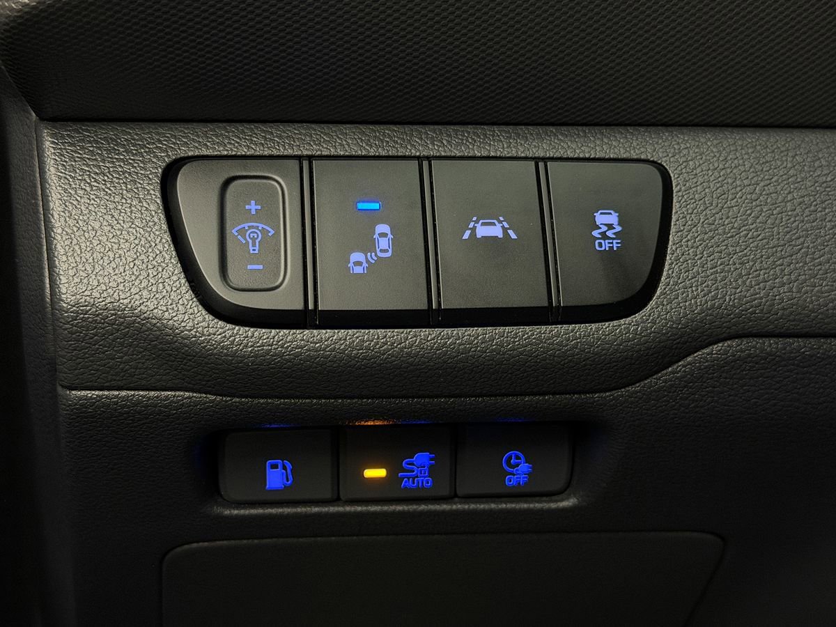 Used 2021 Hyundai Ioniq Limited FWD image 17