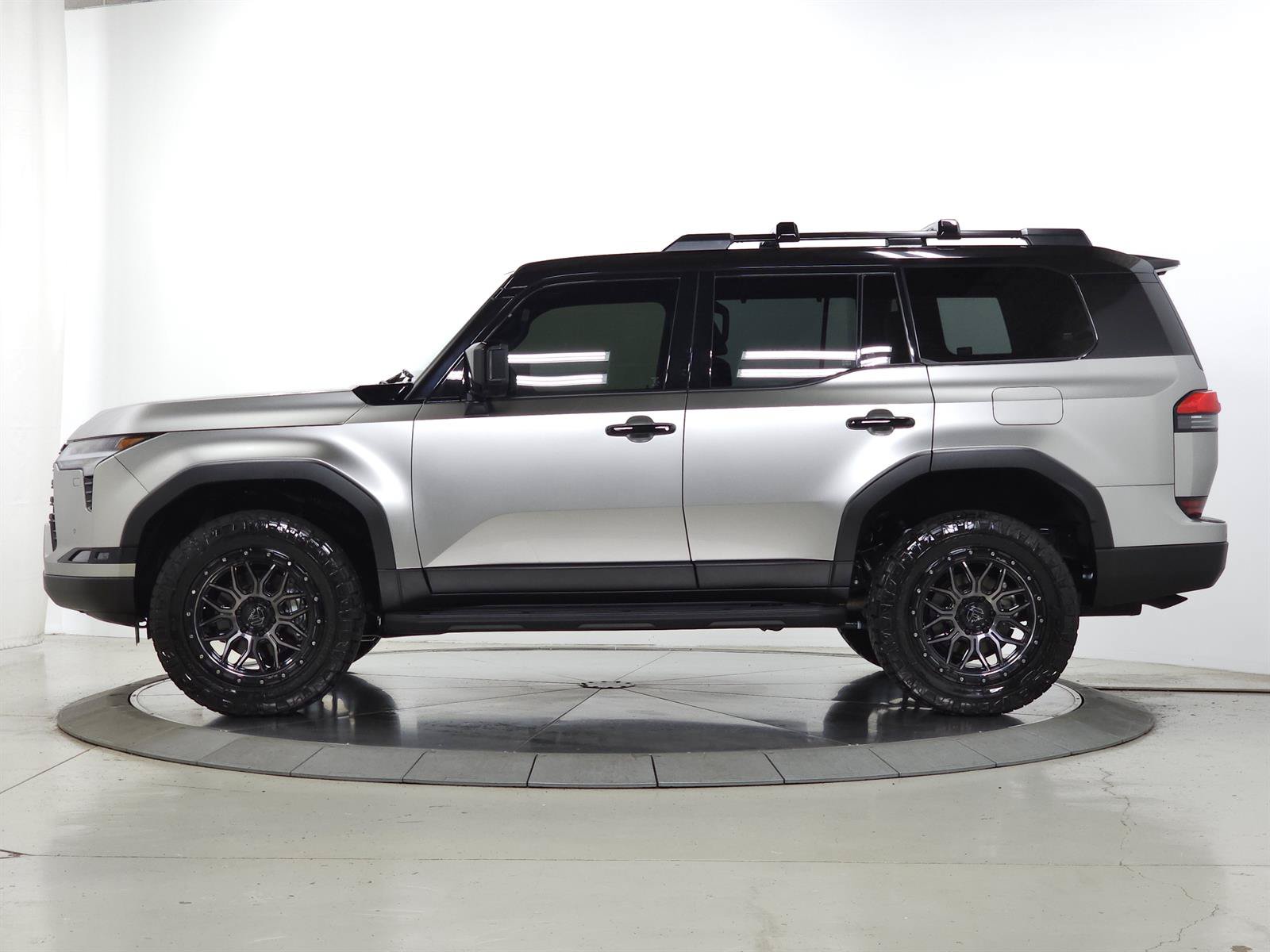 Used 2025 Lexus GX 550 AWD/4WD image 5