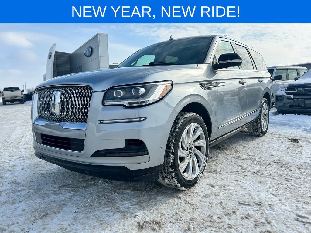 Used 2024 Lincoln Navigator Premiere image 10