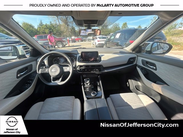 Used 2023 Nissan Rogue SV AWD/4WD image 15