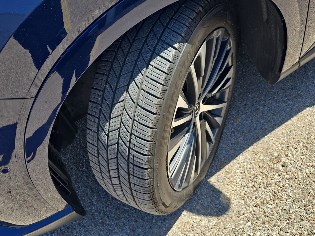 Used 2024 Lexus RX 350 w/ Convenience Package image 30