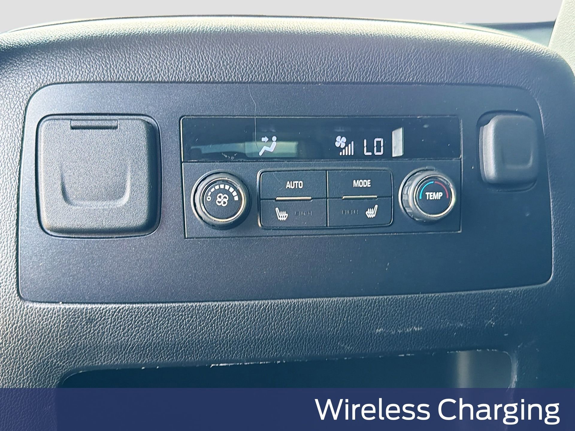 Used 2017 GMC Yukon SLT w/ Premium Edition image 30