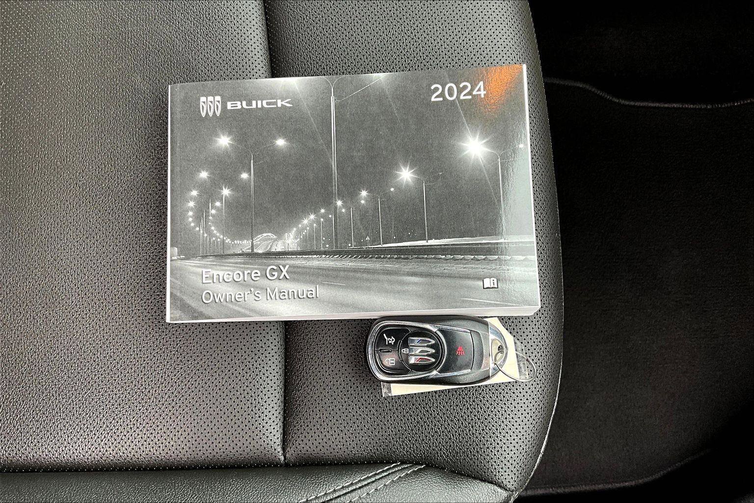 Used 2024 Buick Encore GX Sport Touring AWD/4WD image 12