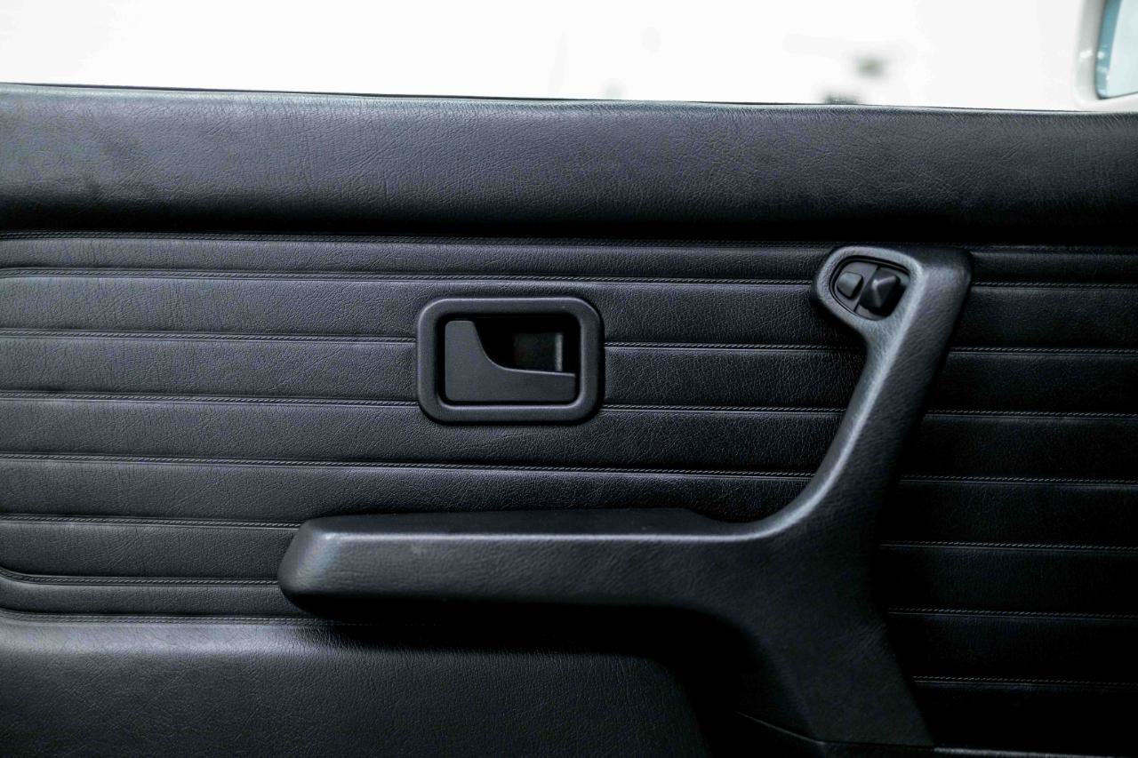 Used 1990 BMW M3 Coupe RWD image 39