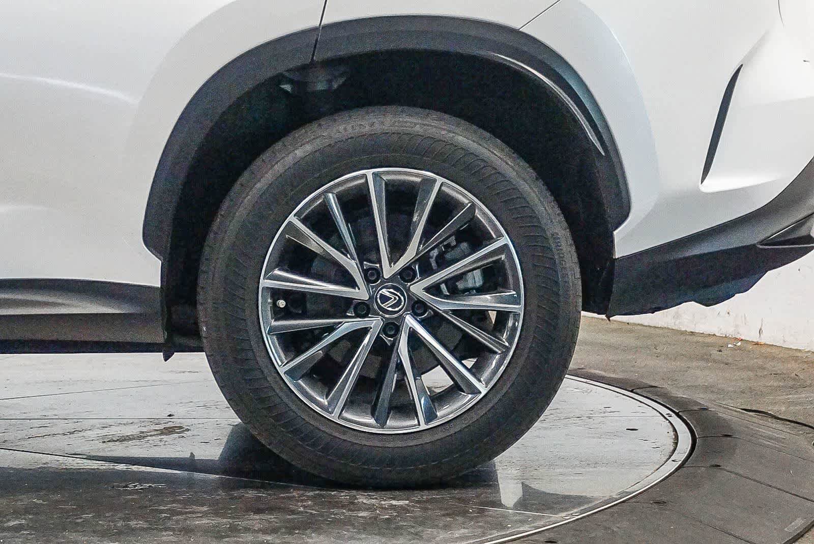 Used 2024 Lexus NX 250 FWD image 10