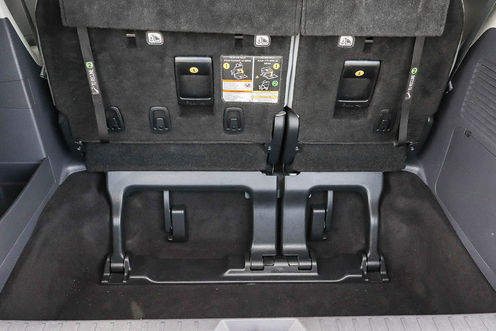 Used 2021 Toyota Sienna XLE w/ XLE Plus Package FWD image 18