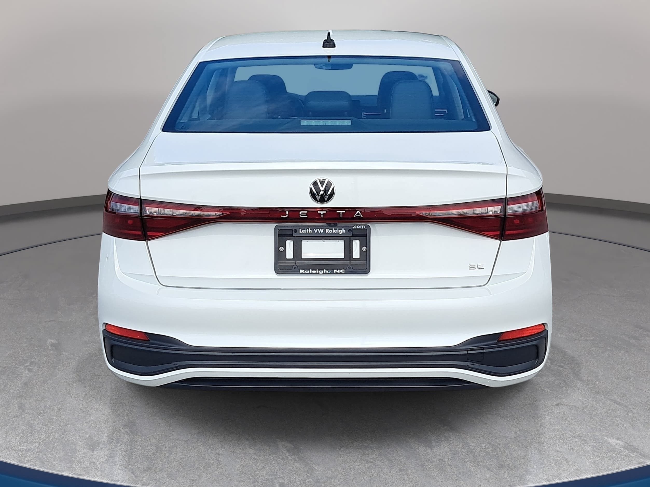 Certified 2025 Volkswagen Jetta SE w/ Black Wheel Package FWD image 6
