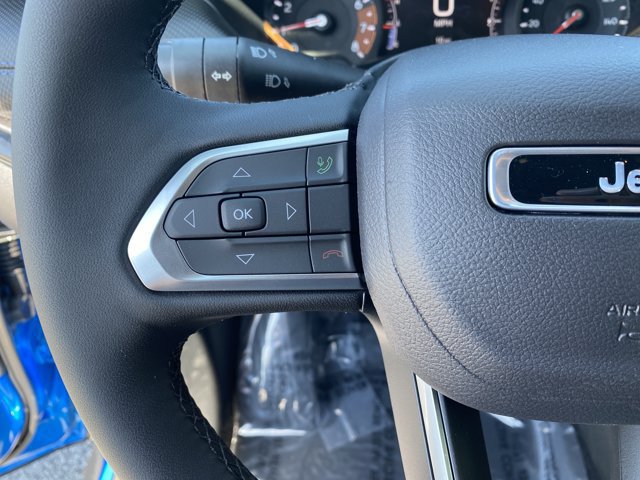 New 2025 Jeep Compass Latitude w/ Sun & Sound Group AWD/4WD image 29