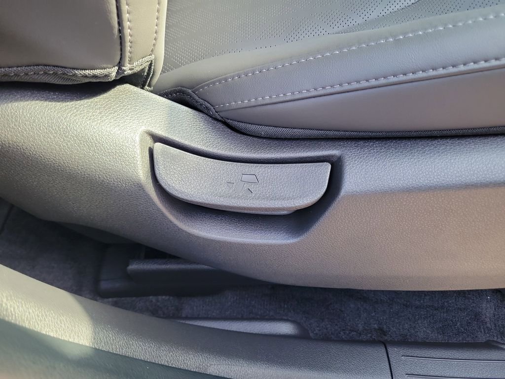 New 2026 Kia Carnival FWD image 9