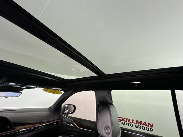 Used 2023 Cadillac Escalade Premium Luxury w/ LPO, Floor Liner Package AWD/4WD image 26