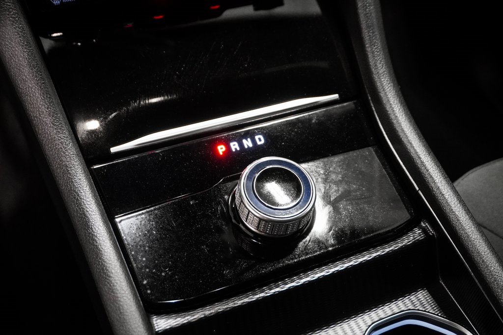 Certified 2025 Jeep Grand Cherokee Laredo w/ Luxury Tech Group I image 27