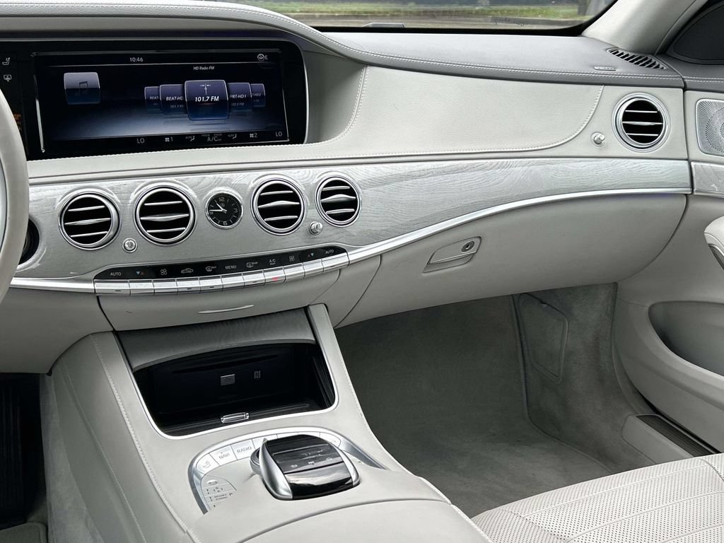 Used 2017 Mercedes-Benz S 550 Sedan image 24