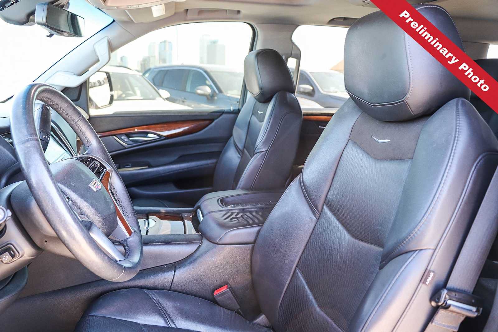 Used 2018 Cadillac Escalade Luxury RWD image 12