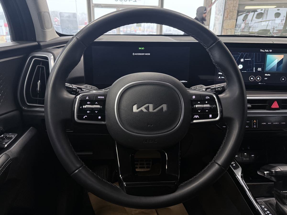 Used 2025 Kia Sorento SX image 47