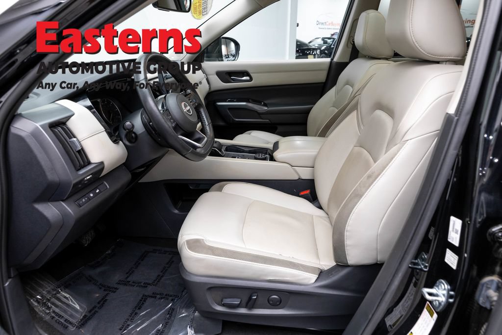 Used 2023 Nissan Pathfinder SL w/ SL Premium Package AWD/4WD image 14