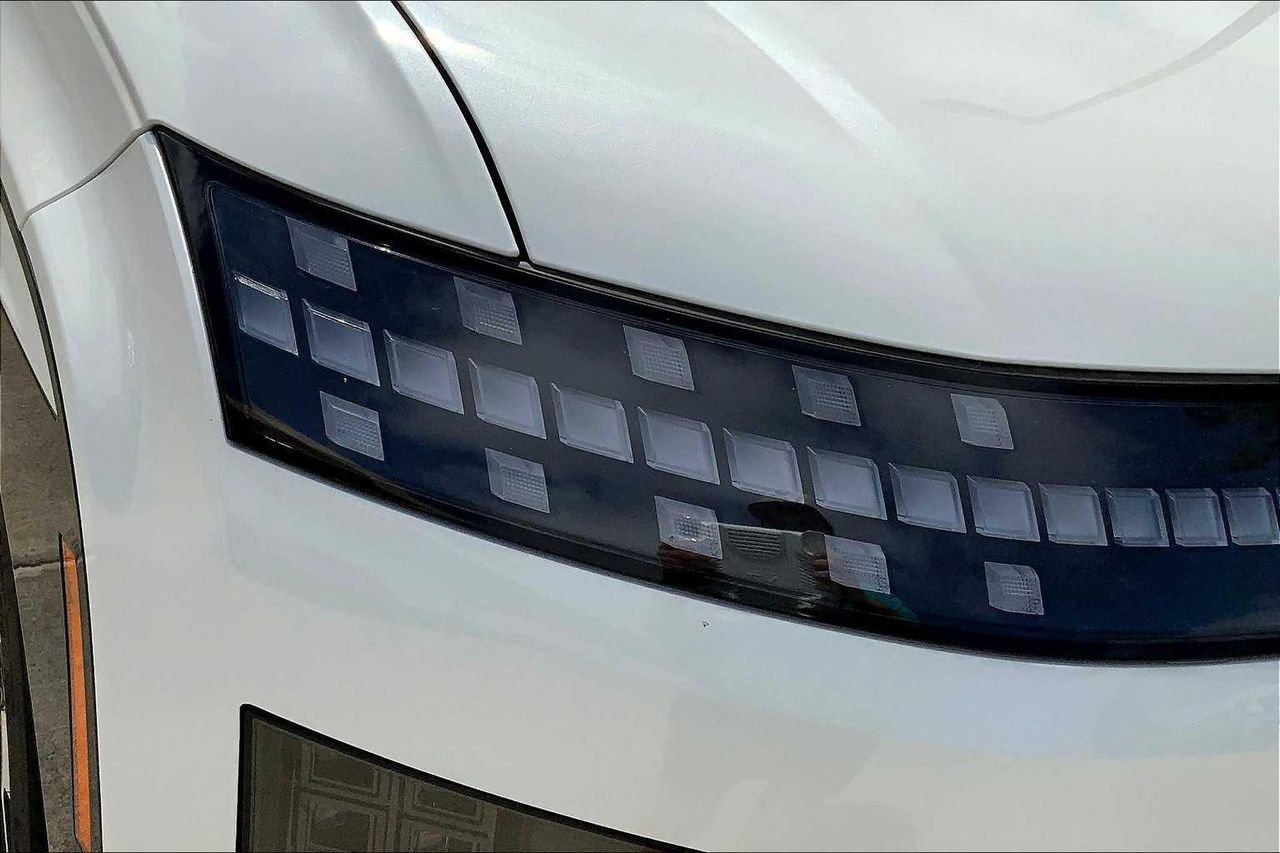 New 2026 Hyundai Ioniq 9 SEL image 13