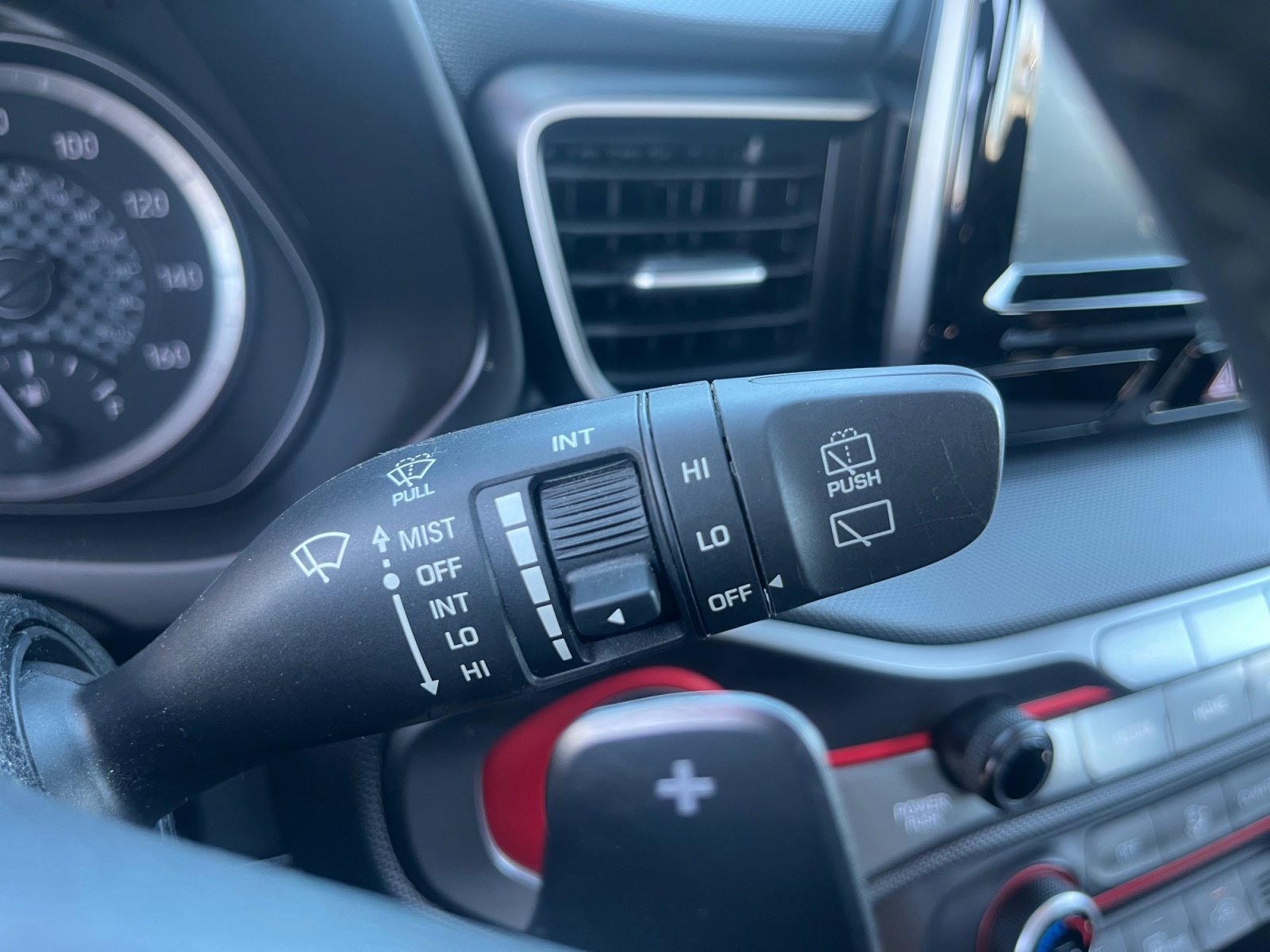 Used 2020 Hyundai Veloster 2.0 Premium image 11