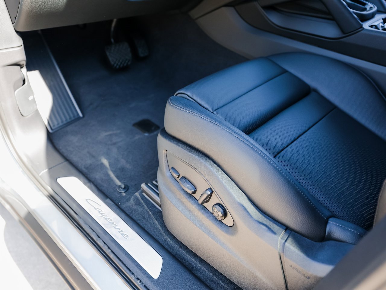 New 2026 Porsche Cayenne E-Hybrid image 14