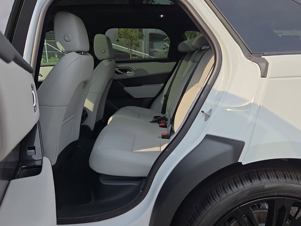 New 2026 Land Rover Range Rover Velar Dynamic SE image 5
