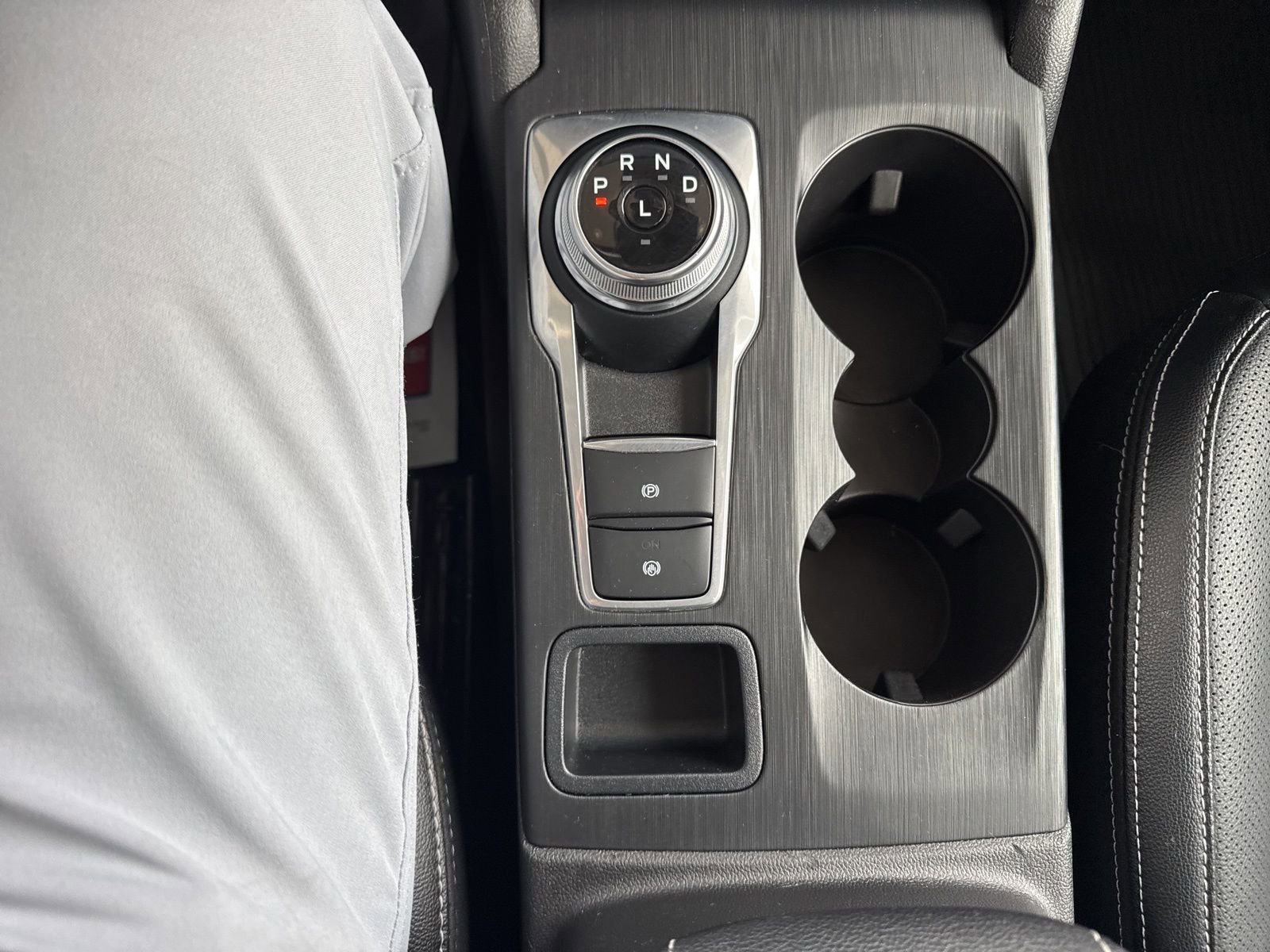 Certified 2024 Ford Escape Platinum w/ Premium Technology Package image 35