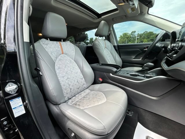 Used 2022 Toyota Highlander Bronze Edition AWD/4WD image 30