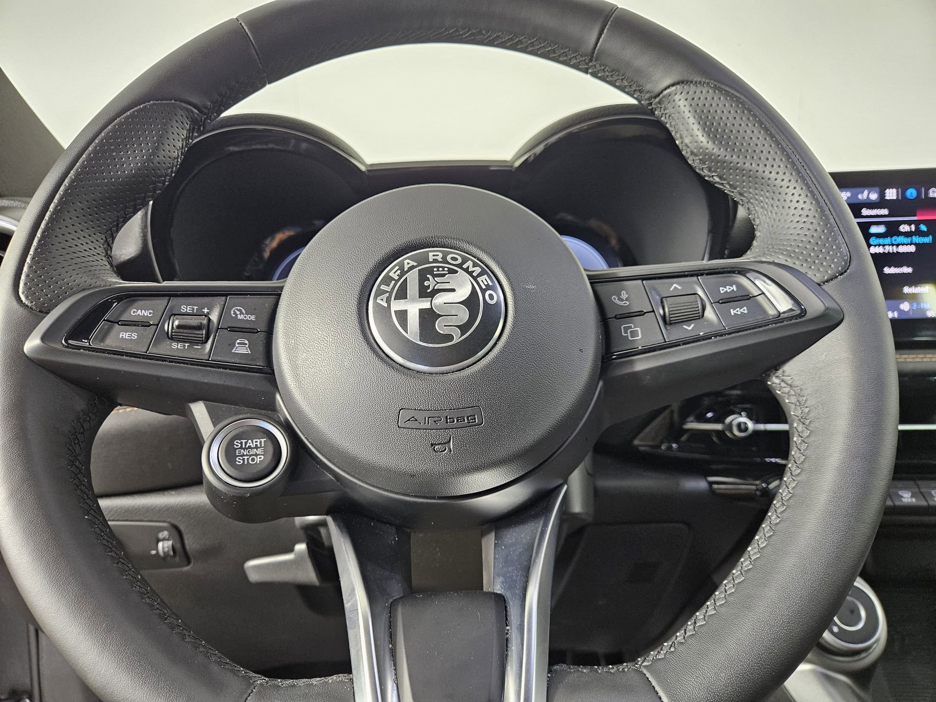 Used 2025 Alfa Romeo Tonale AWD/4WD image 19