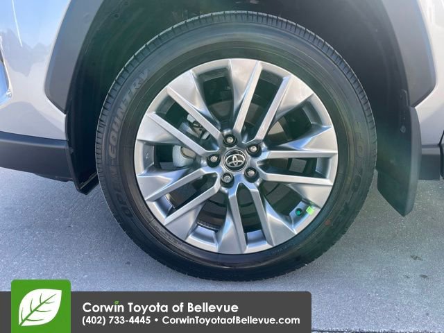 Used 2025 Toyota RAV4 Limited w/ Advanced Technology Package image 28