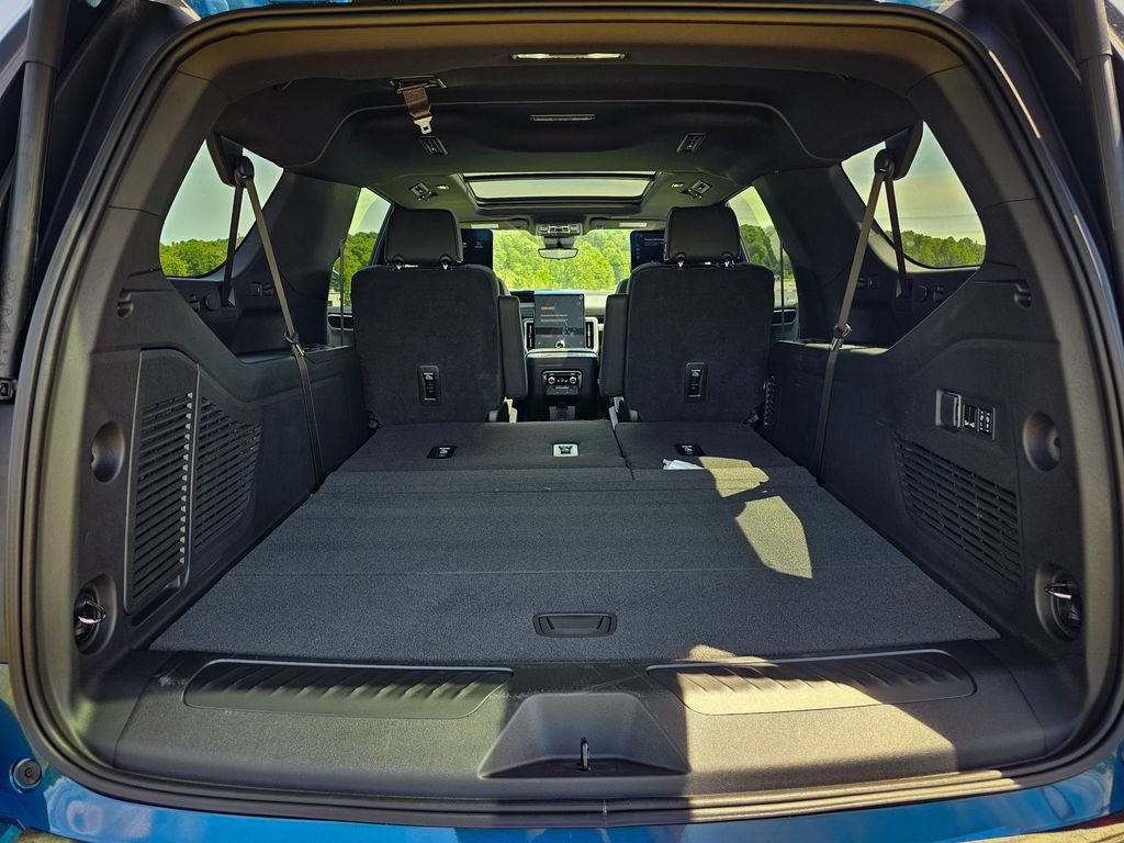 New 2026 GMC Yukon XL Elevation w/ Elevation Premium Package AWD/4WD image 37