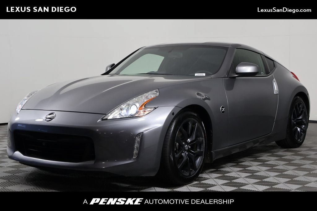 Used 2016 Nissan 370Z Coupe RWD image 1