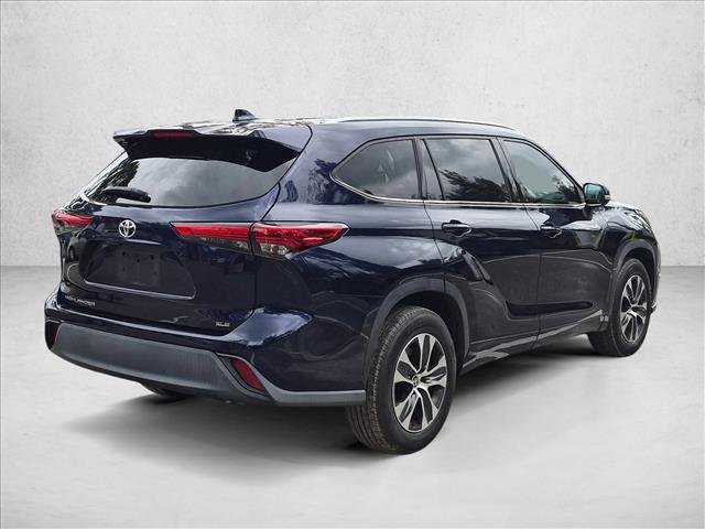 Used 2021 Toyota Highlander XLE FWD image 5