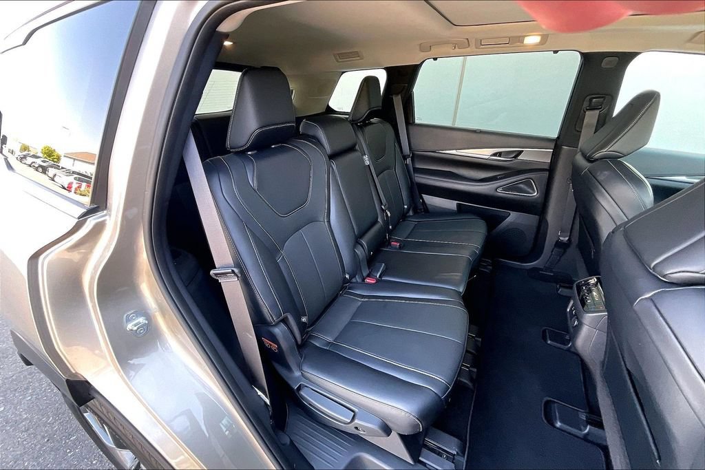 Used 2023 INFINITI QX60 Luxe w/ Vision Package AWD/4WD image 27