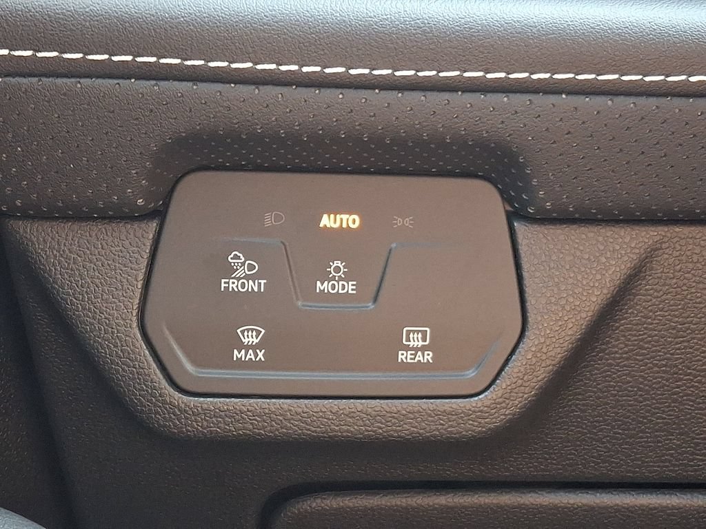 Used 2025 Volkswagen Atlas Cross Sport SE AWD/4WD image 25