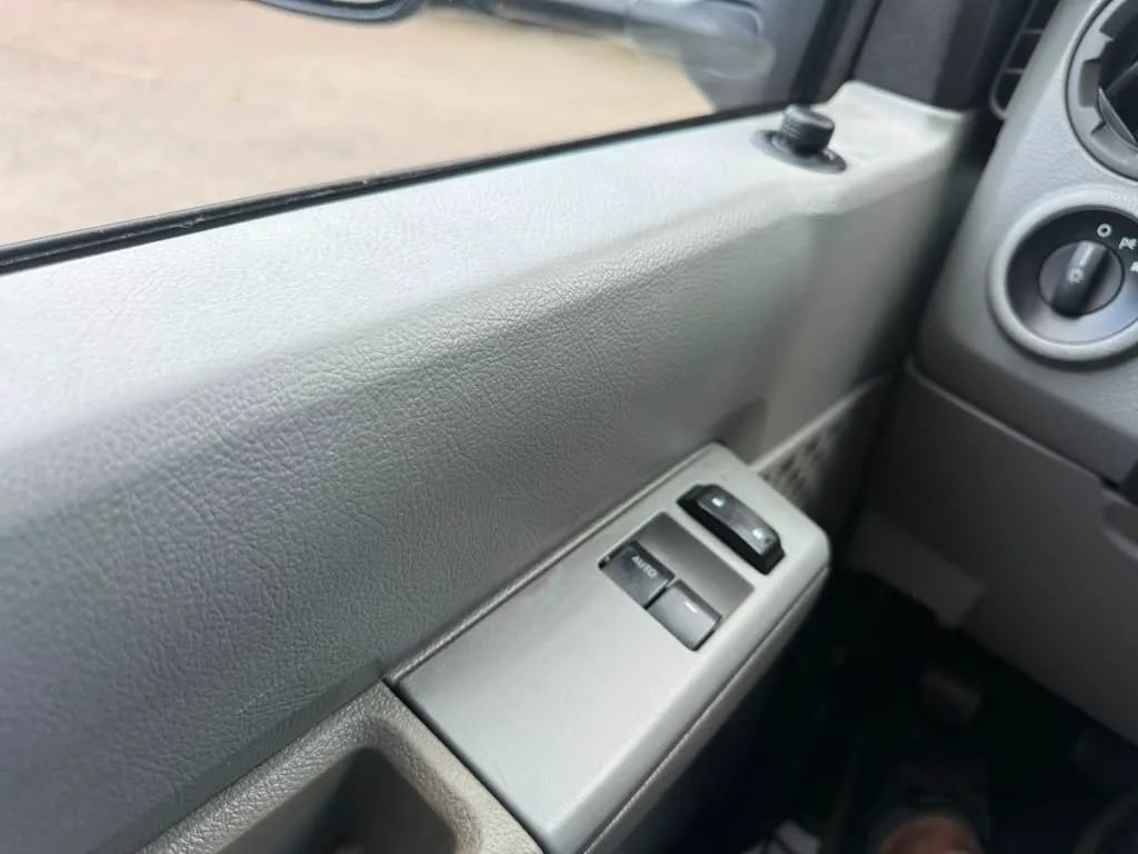 Used 2013 Ford E-350 and Econoline 350 Super Duty w/ PWR Locks & Windows Group RWD image 16