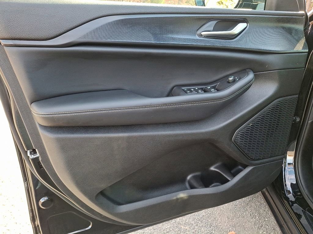 Used 2023 Jeep Grand Cherokee L Altitude image 14