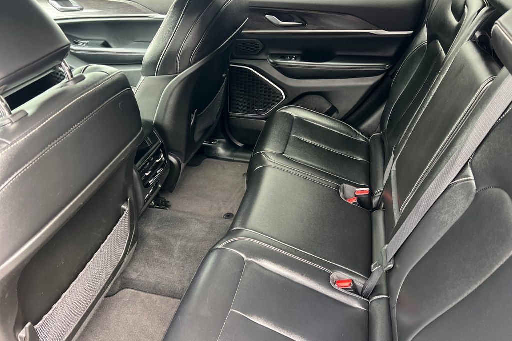 Used 2024 Jeep Grand Cherokee Limited 4xe image 12