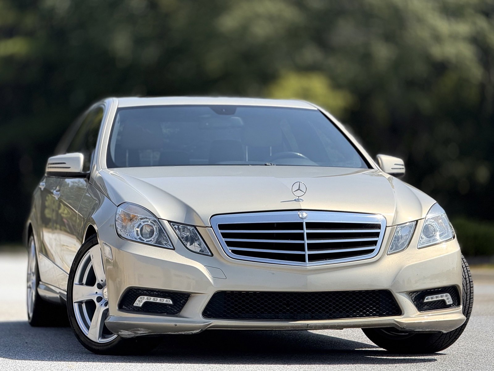 Used 2011 Mercedes-Benz E 350 Sedan image 3