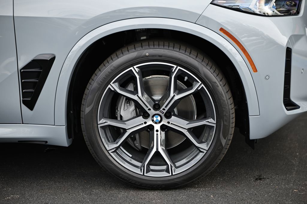 New 2026 BMW X5 xDrive50e w/ M Sport Package image 5