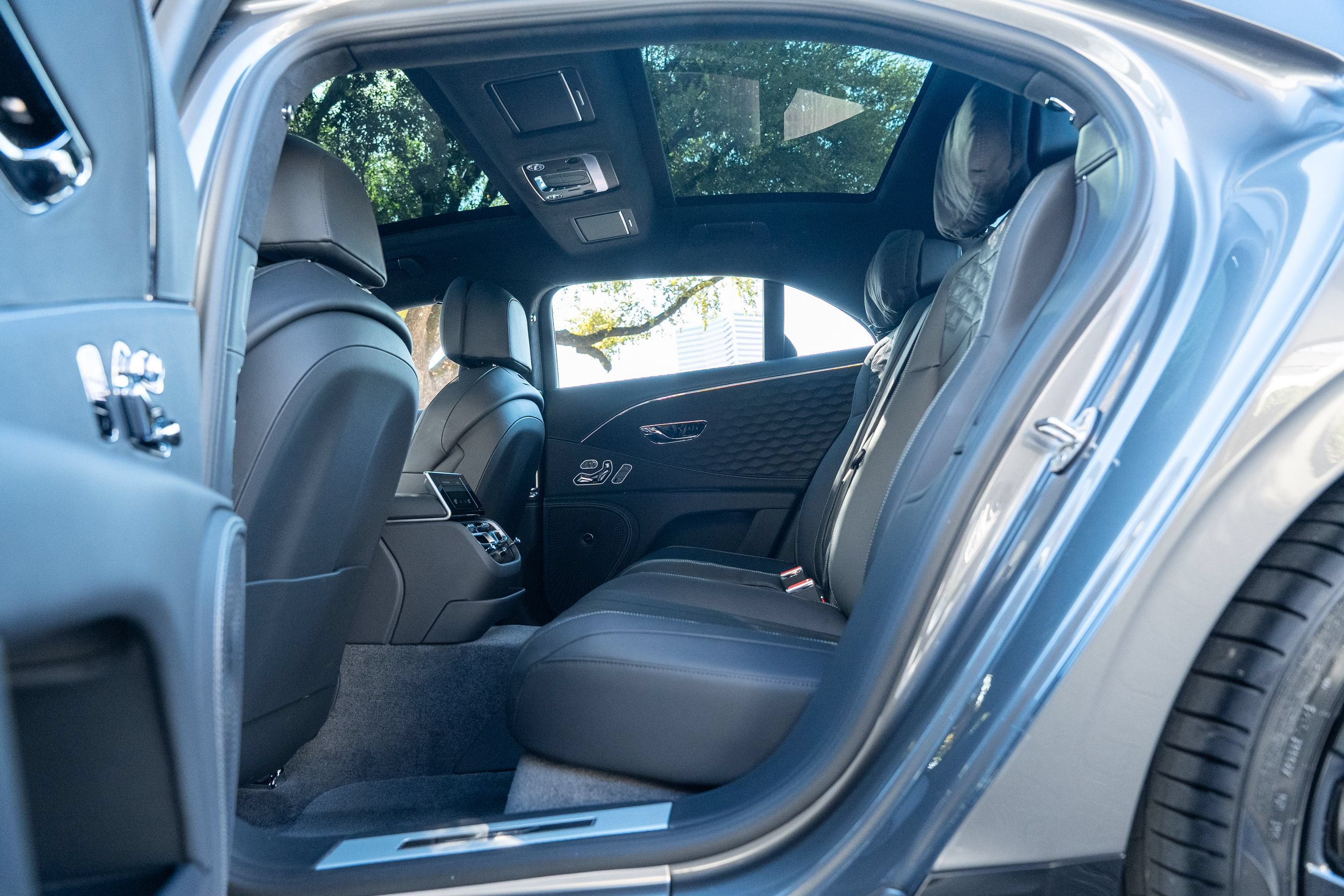 Certified 2025 Bentley Flying Spur Plug-In Hybrid AWD/4WD image 43