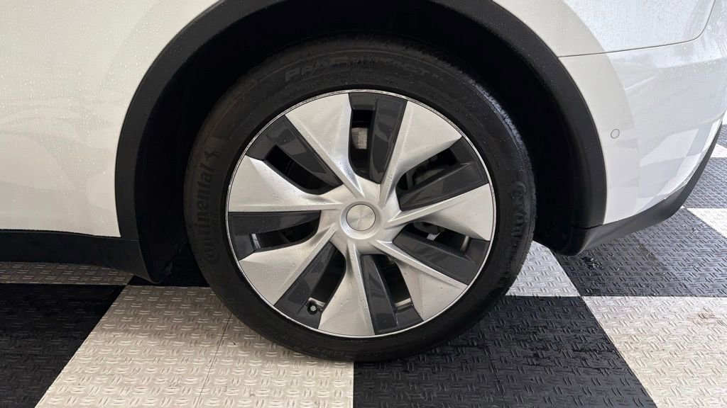 Used 2021 Tesla Model Y 2WD image 13