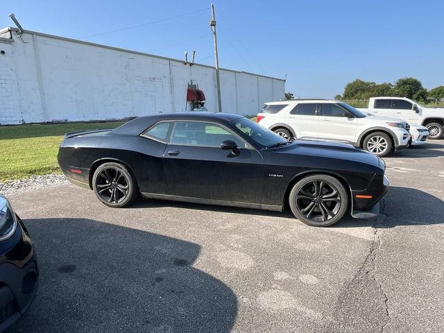 Used 2020 Dodge Challenger R/T RWD image 2