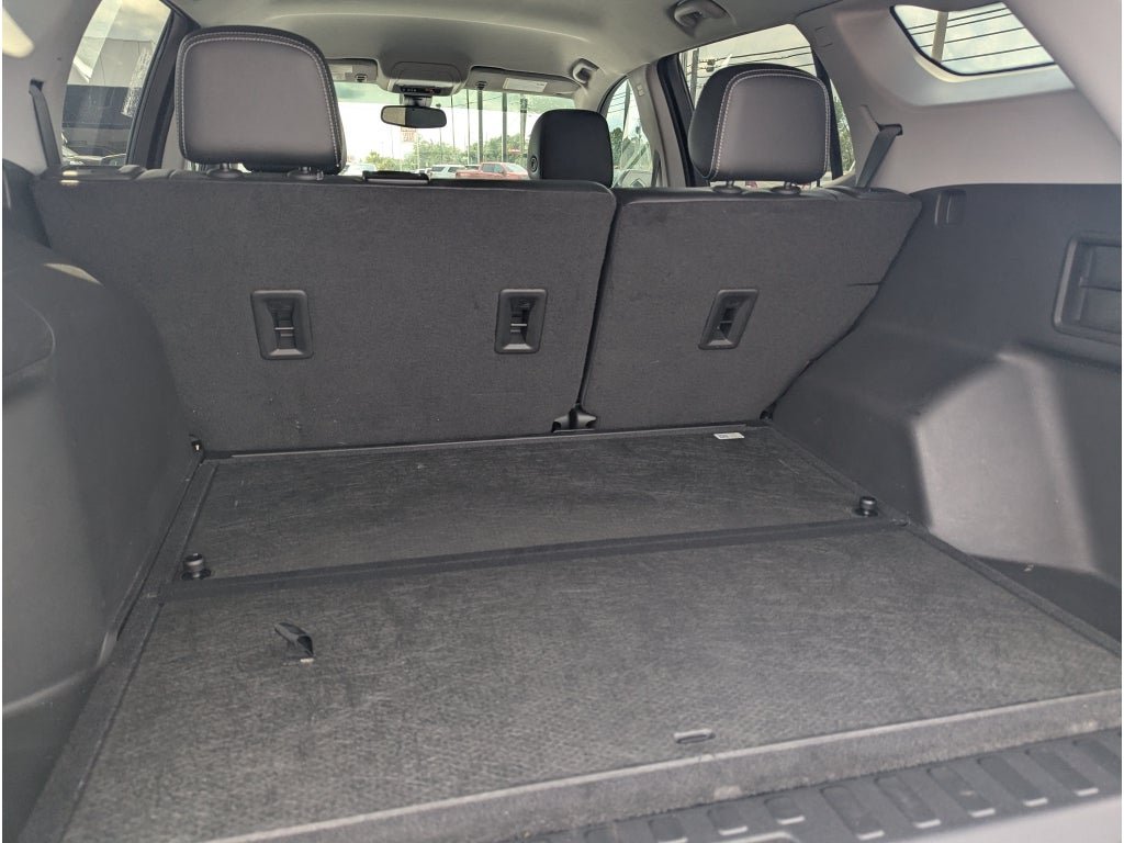 Used 2023 GMC Terrain SLT w/ LPO, 'HIT The Road' Package FWD image 10